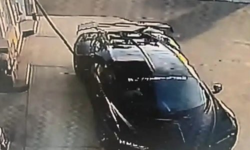 Vozač Bugattija od 3,6 milijuna dolara napravio nevjerojatnu grešku: Pogledajte što se dogodilo