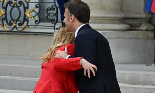 Macron ponovno u neugodnoj situaciji: Pogledajte što je napravio Giorgiji Meloni