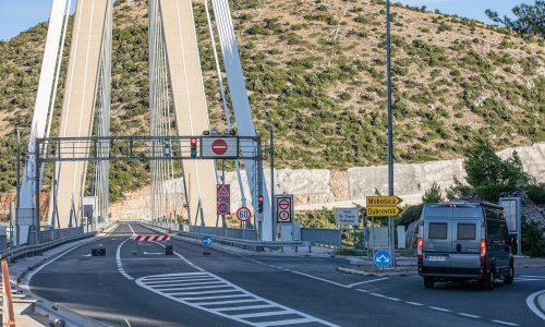 Problemi na cestama i moru: Jak vjetar donio zabrane i prekide linija