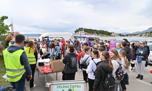 Makarani marširali za Osejavu: Hitno zaštitite poluotok!