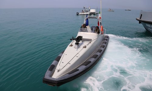 Drama kod Omana: Iranci otvorili vatru na kontejnerski brod, ima štete