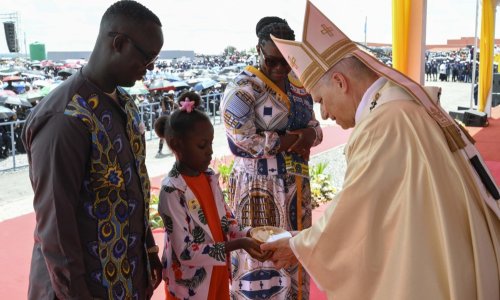 Papa u Angoli: 'Nasilnici guše ljudske čežnje, tirani ih izrabljuju'