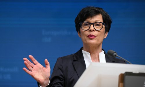 Napeta rasprava u Europskom parlamentu: Kos odbacila optužbe o suradnji s Udbom