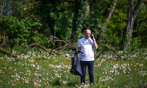 VIDEO Grlić Radman opet je hit na mrežama: Nakon lonca, šokirao ga prizor odbačene gume
