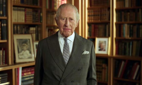 Na 100. rođendan kraljice Elizabete Charles poslao poruku koja otkriva zabrinutost