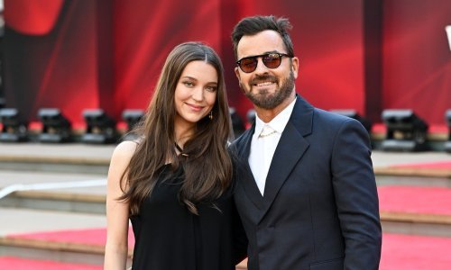 Justin Theroux i supruga na crvenom tepihu samo dva dana nakon što su otkrili rođenja sina