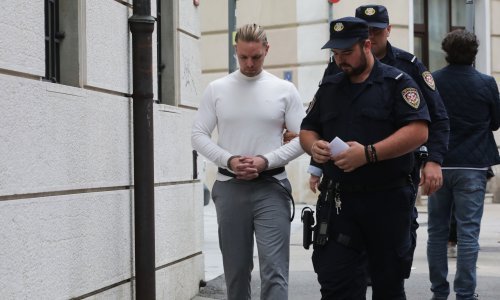 FOTO/VIDEO Maneken DiCaprio u lisicama doveden na ispitivanje