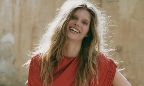 U Zaru je upravo stigla haljina koja će nestati s polica: Savršena je za svečane prigode