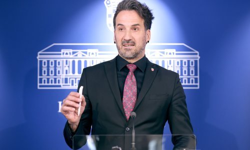 Miletić: U taksi sektoru vladaju mafija i duboka država