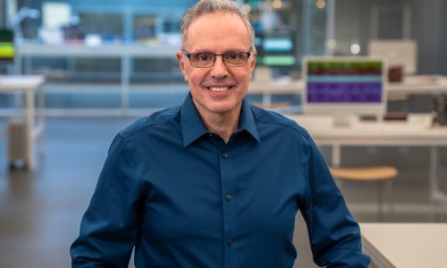 Osim glavnog izvršnog direktora, Apple će dobiti i novog šefa za hardver