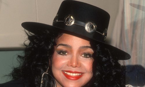 Dugo je nije bilo u javnosti: Sestra Michaela Jacksona neprepoznatljiva na premijeri