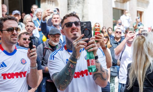 Pojavio se u Hajdukovom dresu i oduševio Split: UFC prvak prvi put u Hrvatskoj