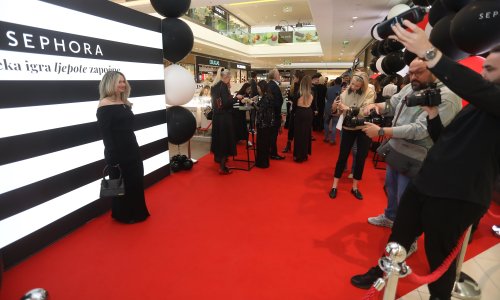 Ogromno zanimanje: Evo kako je izgledalo otvorenje VIP Sephore u Zagrebu