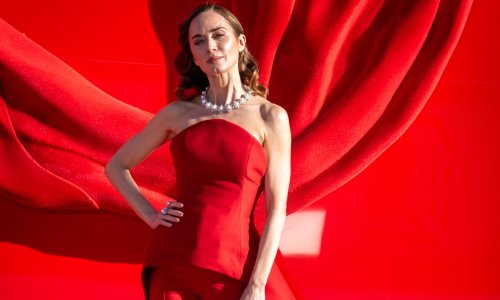 U upečatljivom crvenom izdanju, Emily Blunt privukla je sve poglede