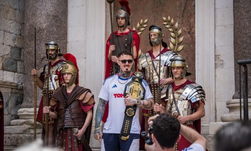 UFC-ov prvak divi se Hrvatskoj. Otkrio i što misli o Cro Copu i Stipi Miočiću