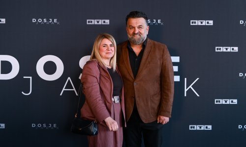 Njegova najveća podrška: Modno usklađivanje bračnog para Jarak privuklo veliku pozornost