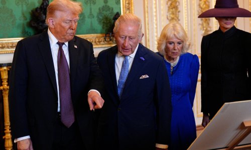 Britanski kralj i kraljica posjećuju Trumpa: 'On je hrabar i velik čovjek'