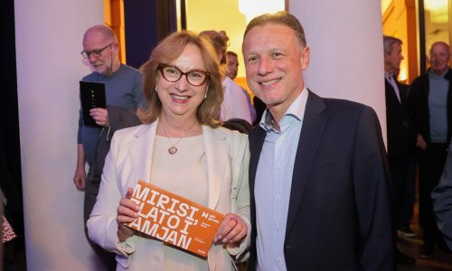 Zaljubljenici u kazalište: Gordan Jandroković i supruga Sonja u opuštenom izdanju na novoj premijeri