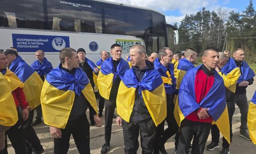VIDEO Ukrajina i Rusija razmijenile zarobljenike: 'Nisam još svjestan, bio sam zatočen tri godine'