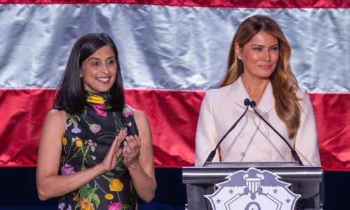 Moćni stajling Melanije Trump o kojem svi pričaju i opušteno izdanje trudne Ushe Vance