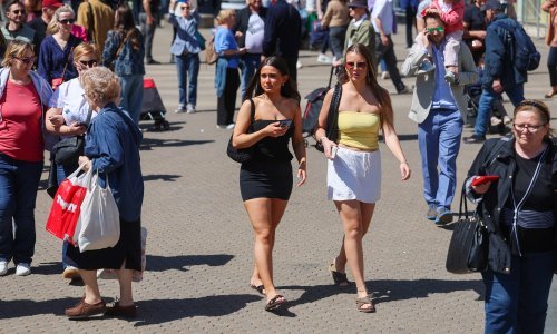 Kao da je ljeto: Zagrebačka špica 'gorjela', a lagane kombinacije preplavile su centar grada