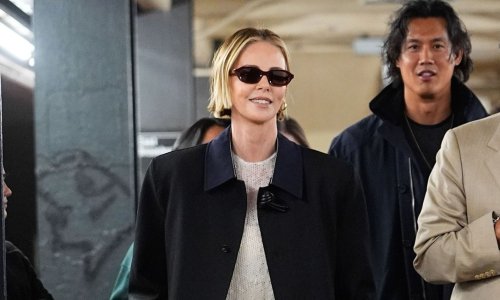 Najpoželjnije udobne cipele osvojile su Charlize Theron, a zna i kako ih nositi