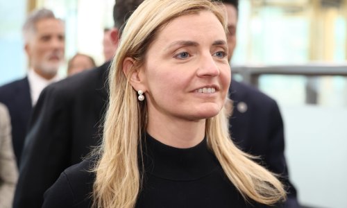 Tko je Trumpova diplomatkinja koja izaziva EU: Križarka slobode ili MAGA-ina provokatorica?