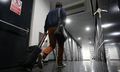 Sve veći problemi zbog prijenosnih punjača na letovima: Britanci izdali upozorenje