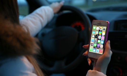 Policija će vam nakon nesreće pregledati mobitel? Nova tehnologija izazvala buru