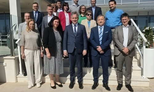 Čelnici hidrometeoroloških službi srednje Europe poručili: I meteorologija može pomoći u energetskoj krizi