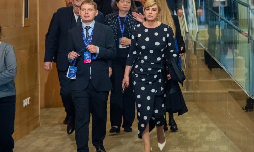 Kolinda nosi najveći hit sezone: Ova haljina vrlo je tražena, a odlično pegla struk