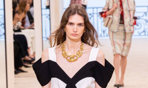 Ovo morate vidjeti: Chanel predstavio bizarne cipele bez potplata i izazvao lavinu kritika