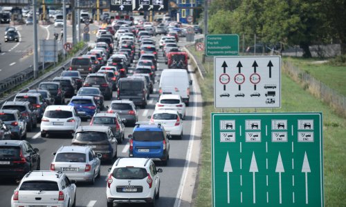 Gužve kod Lučkog prema moru, vjetar stvara probleme na Jadranskoj magistrali