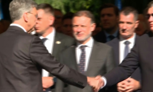 Plenković i Milanović susreli se u Okučanima: Pogledajte kako su se pozdravili