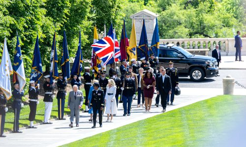 Posjet kralja Charlesa i kraljice Camille obilježio propust koji Britanci teško ignoriraju