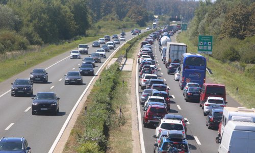 Krenule velike kolone na autocestama, HAK: 'Kasnije će biti još gore'