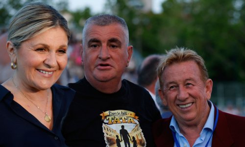 Poznati na Starom placu: Terezina splitska večer okupila vjerne obožavatelje i prijatelje