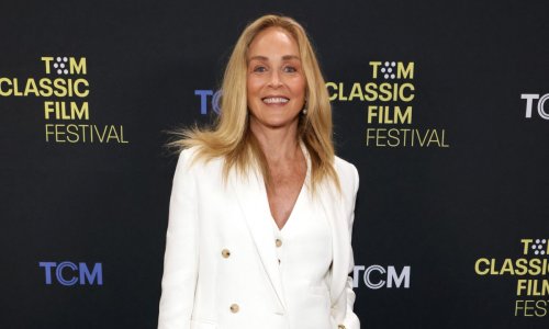 Zbogom kratkoj kosi: Sharon Stone oduševila promjenom imidža i mladolikim izgledom
