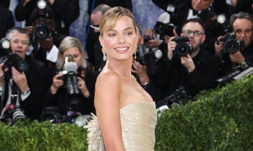Za zlatnu haljinu Margot Robbie trebalo je 761 sat rada: Chanel je stvorio spektakl večeri