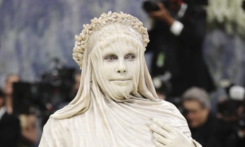 Za Met Galu postala je živa skulptura: Svi samo govore o izdanju Heidi Klum