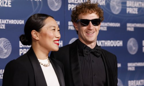 Zuckerberg se prvi put pojavio na Met Gali, a jedan detalj privukao je veliku pozornost