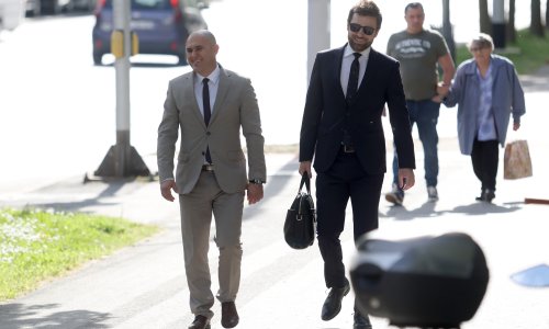 Započinje suđenje: Dabro nasmijan stigao na sud, nije bio rječit