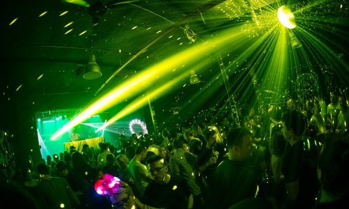 Disco groznica stiže u Zagreb: ABBA tribute spektakl u Vintageu