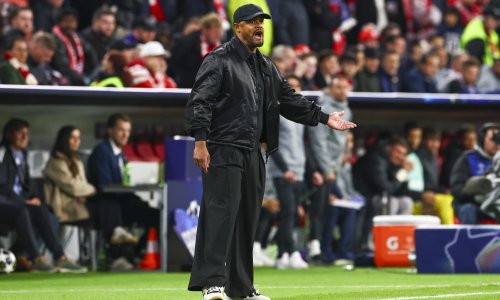 Kompany podivljao pred kamerama nakon ispadanja Bayerna: 'Ovo je jednostavno smiješno'