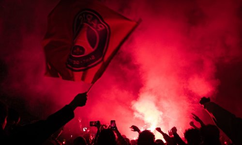 Pogledajte totalni kaos u Parizu: Navijači PSG-a slavili plasman u finale, policija ih rastjerivala