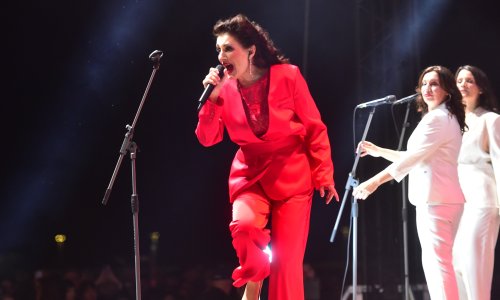 Doris Dragović užarila Split u moćnom odijelu, a nije odoljena ni trendu koji sada svi nose