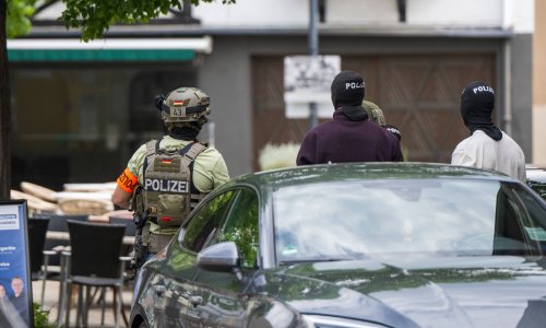 Talačka kriza u Njemačkoj dobila neočekivan rasplet: Policija upala u banku, a otmičara nije bilo