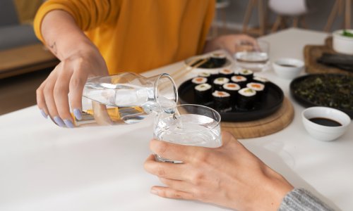 Trebamo li stvarno izbjegavati vodu uz obrok ili je to samo još jedan mit?