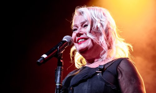 Legendarna Kim Wilde nastupila u rasprodanoj Tvornici: Pogledajte atmosferu s koncerta