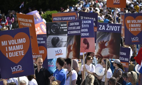 FOTO Počeo Hod za život: 'Zaštitimo život od samog početka'